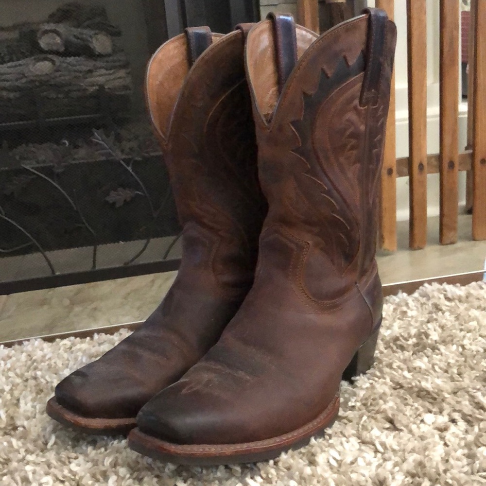 Men’s leather boots.